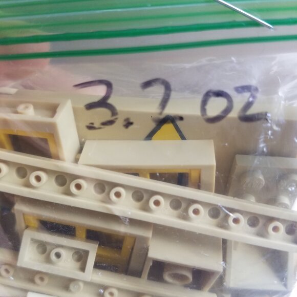 Legos Building Blocks 3.2 oz. Bag Tan Pieces of Assorted Sizes!! - Picture 2 of 2